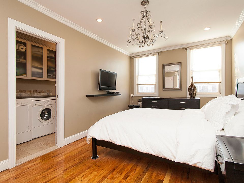 1st image of 2010 Pearson St #65B