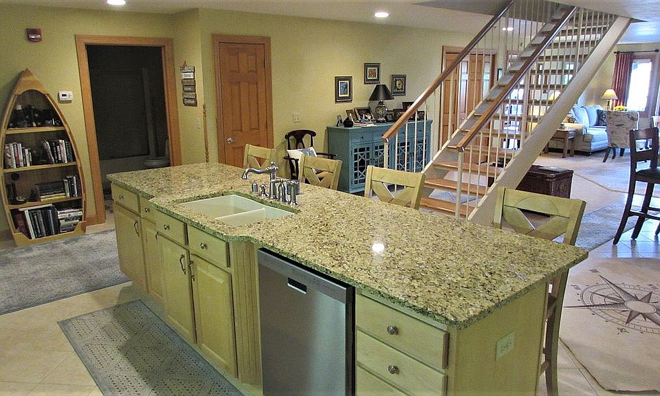 WOW Kitchen to water Views