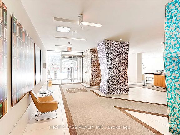 4th image of 832 Bay St #505