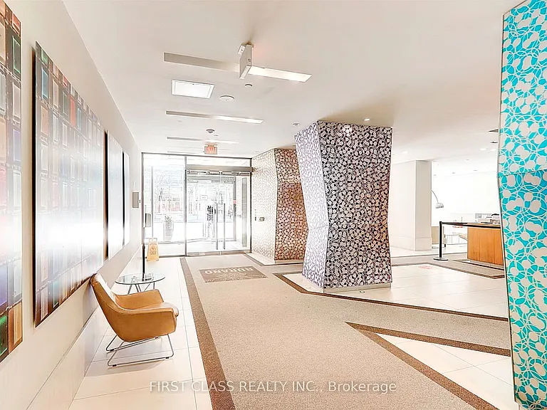832 Bay St #505 — Photo 4