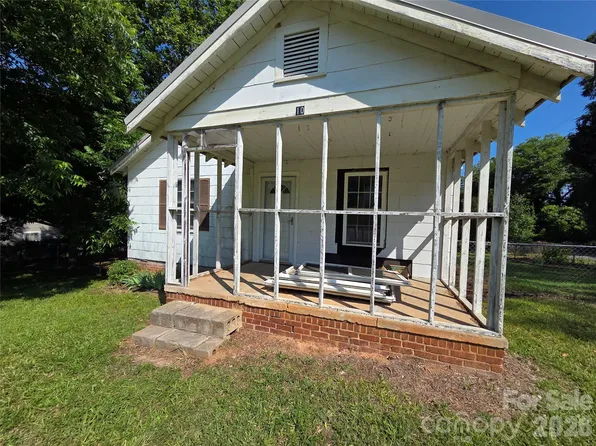 10 Wilson Ave, Great Falls, SC 29055