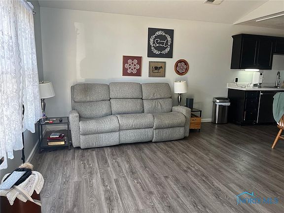 4th image of 612 Briarheath Dr