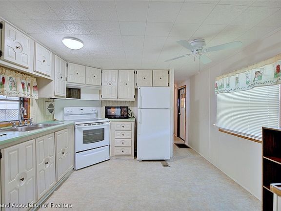 3rd image of 3328 Illinois Ave