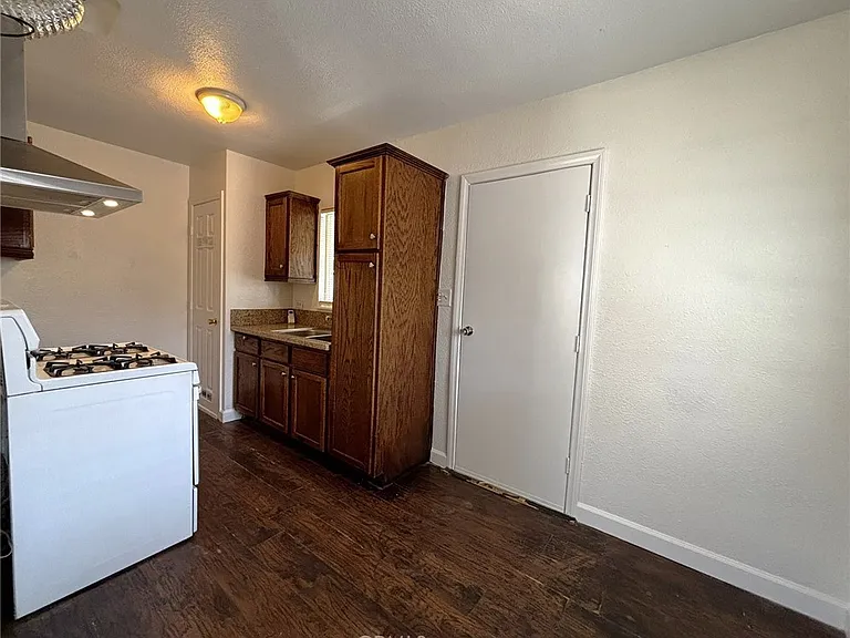 8876 Cypress Ave #3 — Photo 10