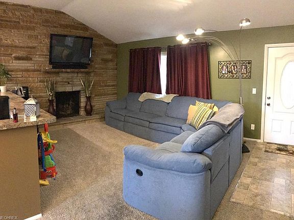 3rd image of 24228 Fairlawn Dr