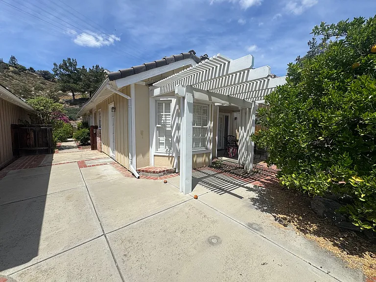 1217 Pearlbush Ct — Photo 4