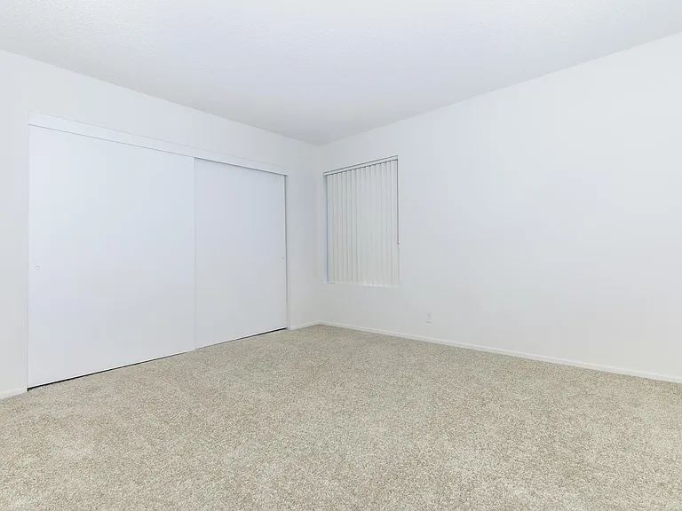 Emerald Victoria Apartments — Photo 21