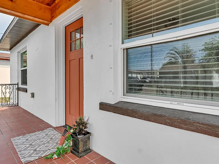 2906 W Nassau St — Photo 3
