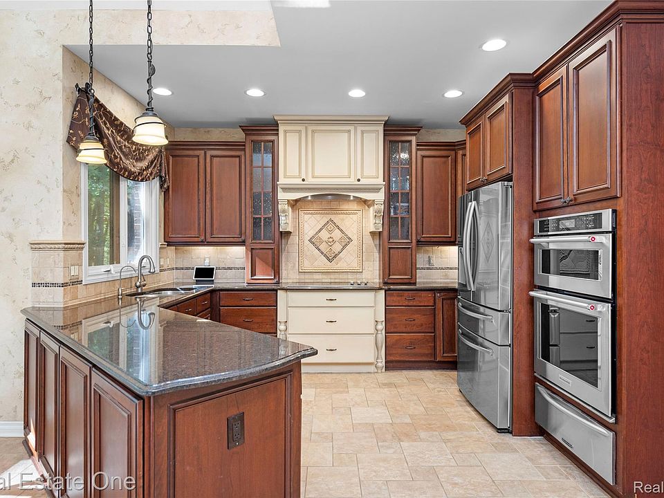 9857 Creekwood Trl, photo 17