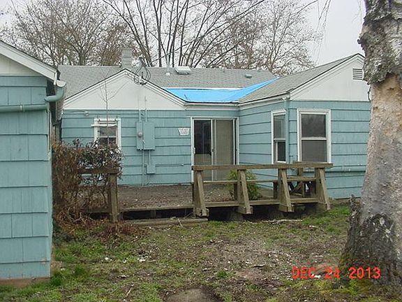 3rd image of 912 Newtown St