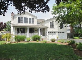100 Myren St, Fairfield, CT 06824