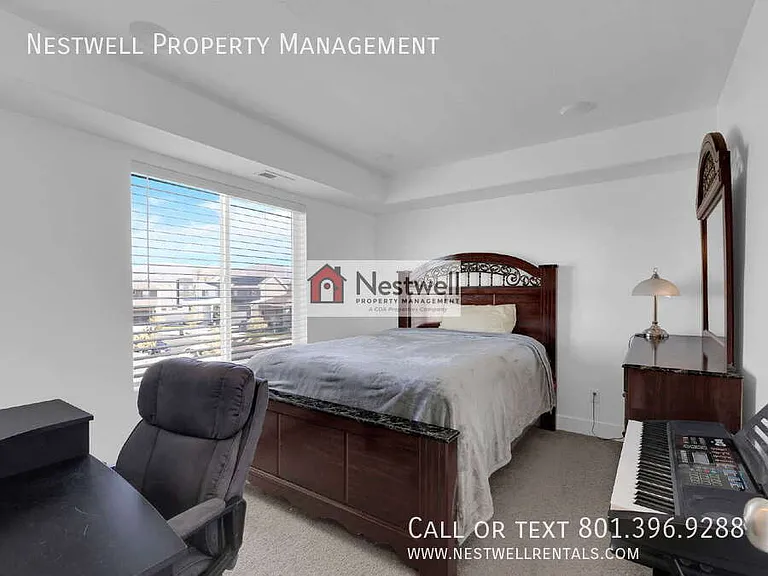 563 E Alma Mater Ave — Photo 10