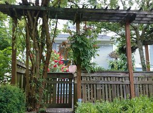 6728 35th Pl S, Seattle, WA 98118