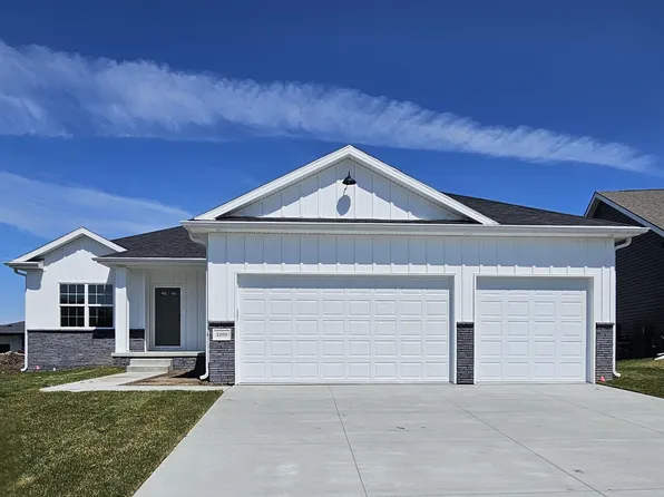 3200 Greta Dr, Roca, NE 68430