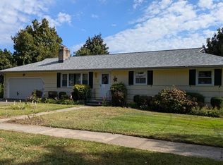 40 Valley View Rd, Stratford, CT 06614