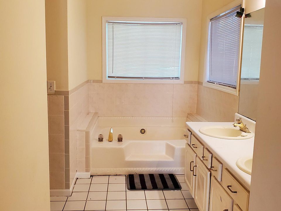 1st image of 2065 Hunters Trail Dr