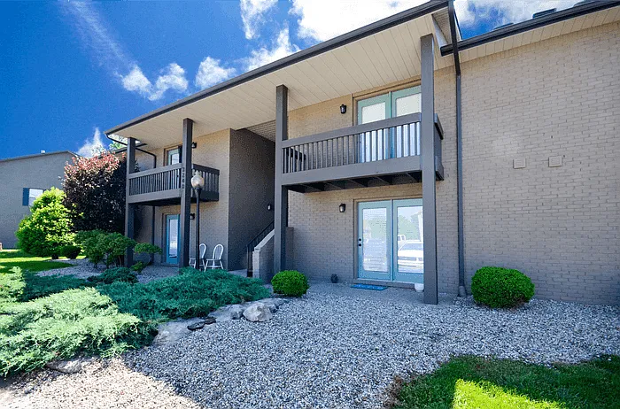 Flats at Hurstbourne — Photo 7