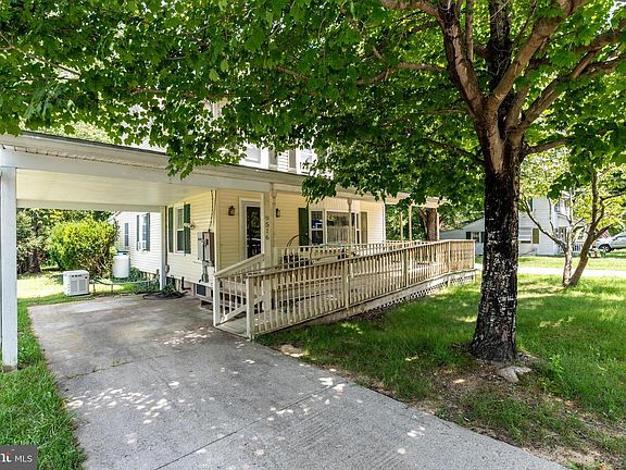 4th image of 9516 Highland St