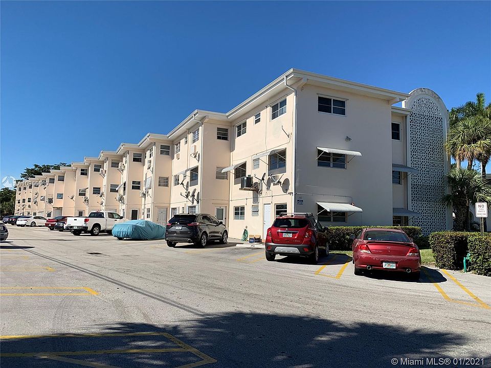 1st image of 141 NE 10th Ave APT 17B