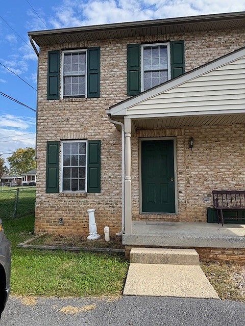 1st image of 1538 Crest View Ave