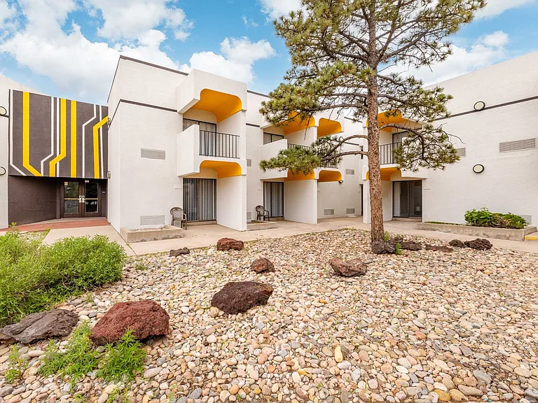 Alta Apartments — Photo 16