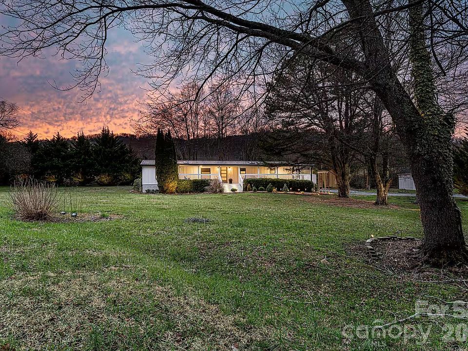 1st image of 2 Shady Oak Ln