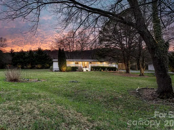 2 Shady Oak Ln, Arden, NC 28704