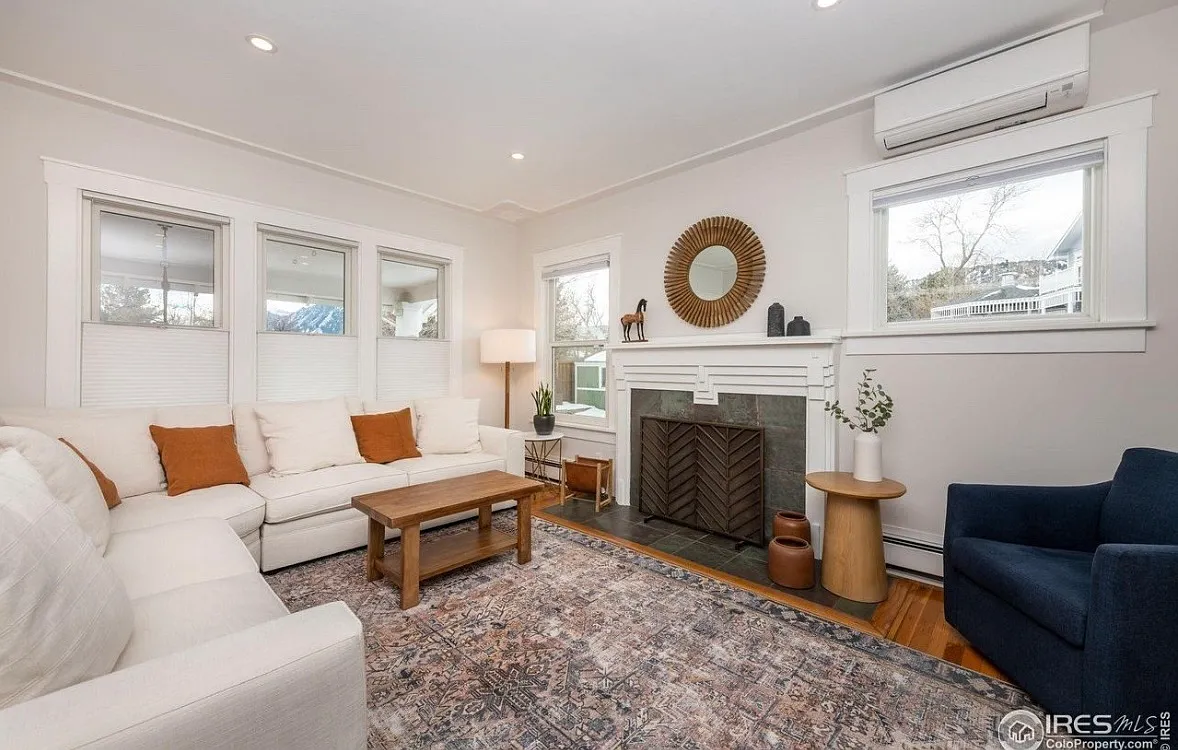 4 bed, 3375 sqft, $6,600 — Photo 3