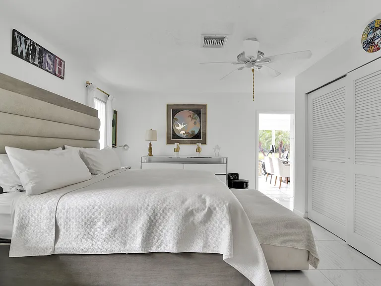 450 French Royale Cir — Photo 17