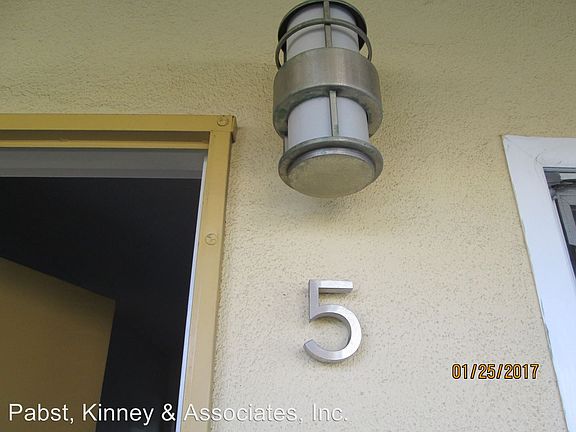 4th image of 3440 E Colorado St APT 5