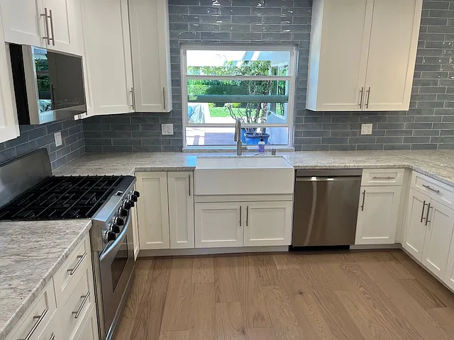 4 bed, 2.5 bath, 2316 sqft, $8,000 — Photo 4