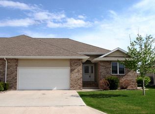 324 Redwood Rd, Grand Island, NE 68803