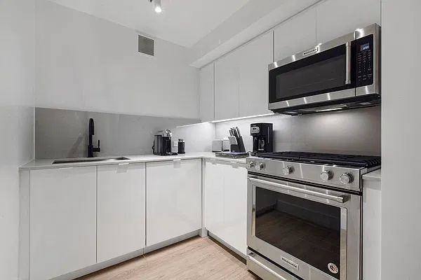 Rented by Living New York | media 4