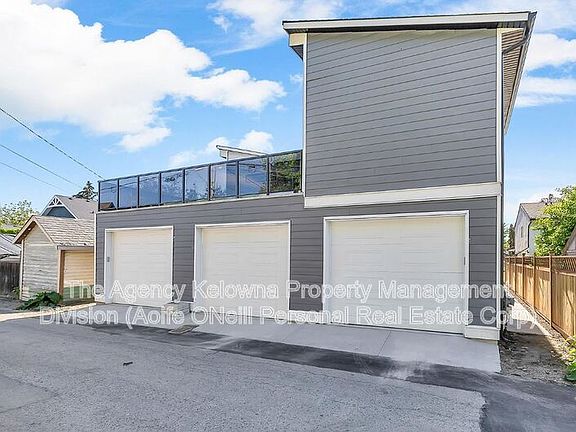 4th image of 2163 Woodlawn St