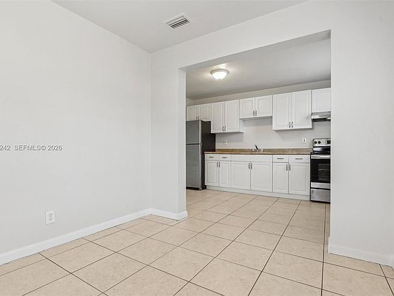 5th image of 5409 N Andrews Ave