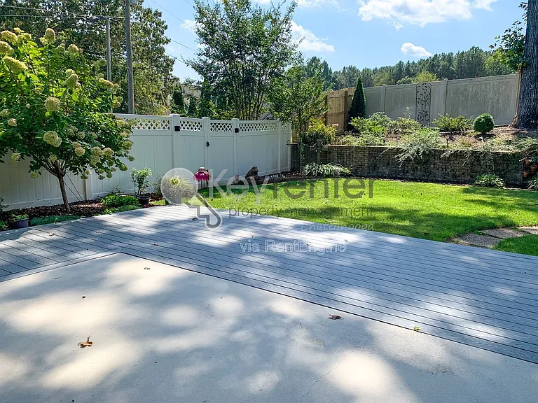 7716 Royal Harbour Cir — Photo 19
