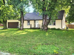 1360 S Main Ave, Sioux Center, IA 51250