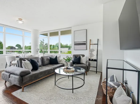 1600 Charles St #311, Whitby, ON L1N 0G4