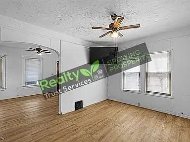1260 E 113th St Cleveland OH 44108 - 1260 E 113th St Cleveland OH 44108 — Photo 2