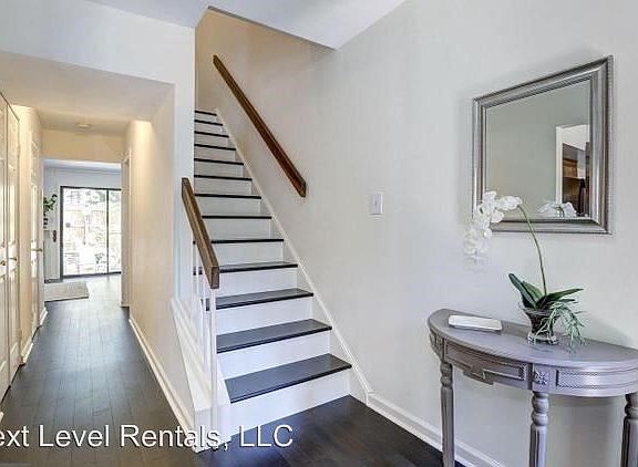 3rd image of 10703 Muirfield Dr