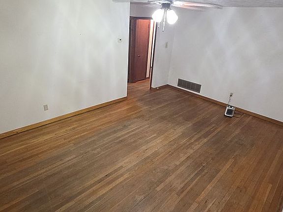 5th image of 2933 Skylark Pl