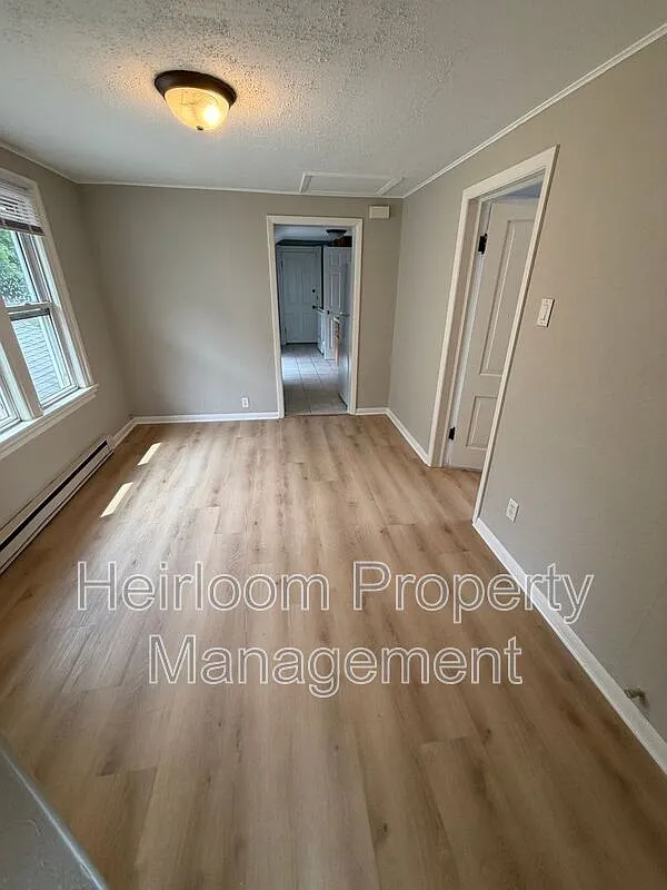 2 bed, 1.0 bath, 732 sqft, $1,175 — Photo 4