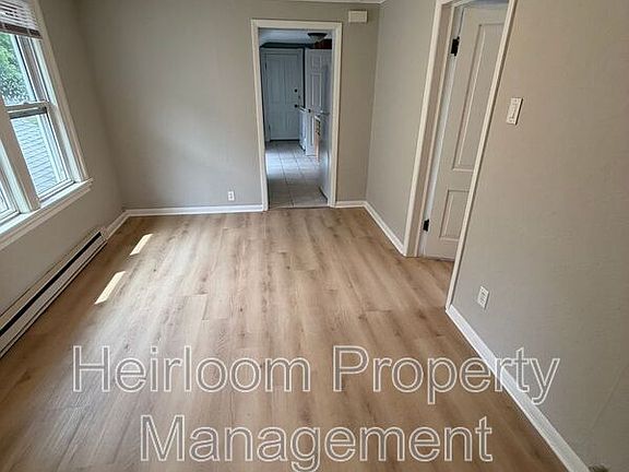 4th image of 15 E 8th St #2
