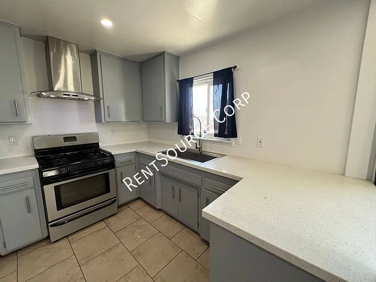222 E Virginia Way — Photo 9
