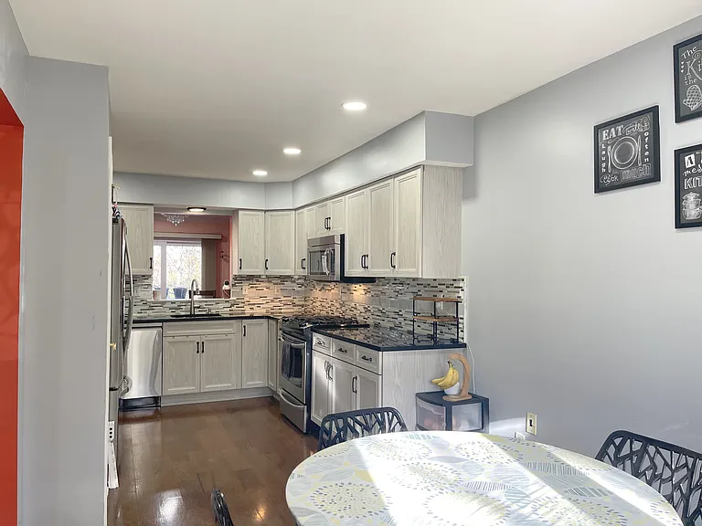 Kitchen - 1