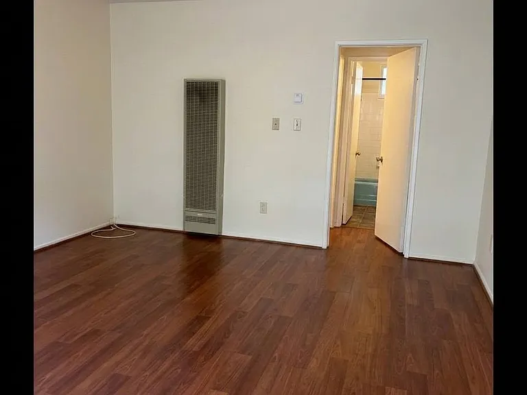 529 S Madison Ave #3 — Photo 3