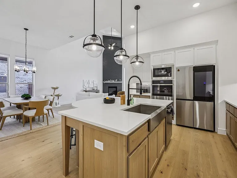 3870 Verona St — Photo 14