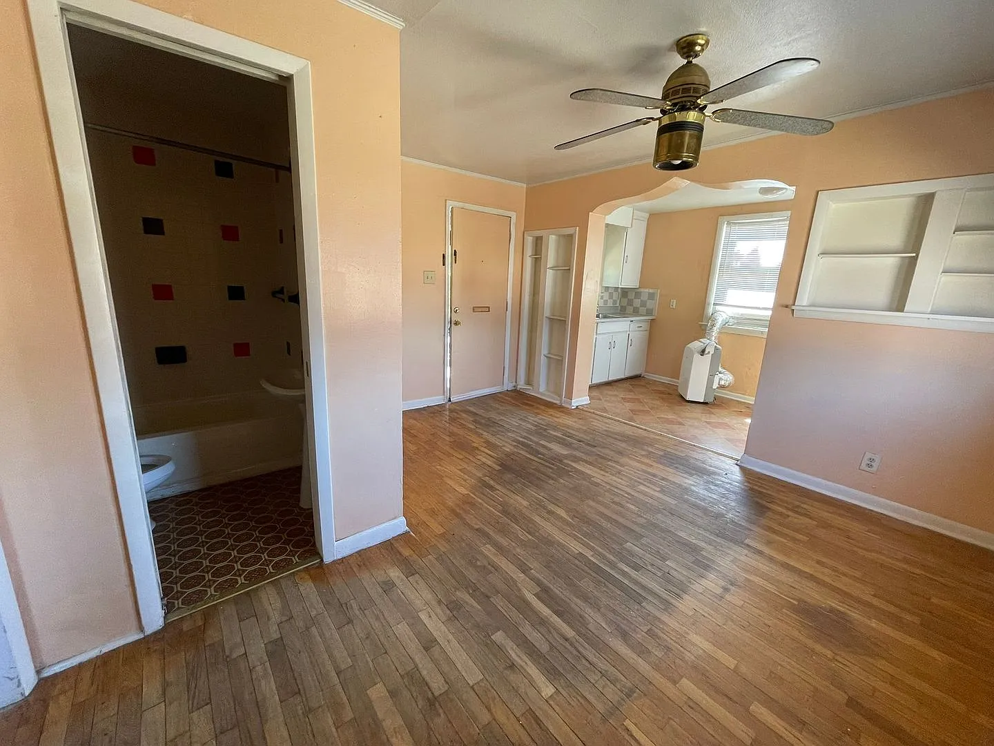 2200 Spruce St — Photo 4