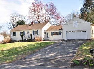 10 Maplewood Rd, Farmington, CT 06032