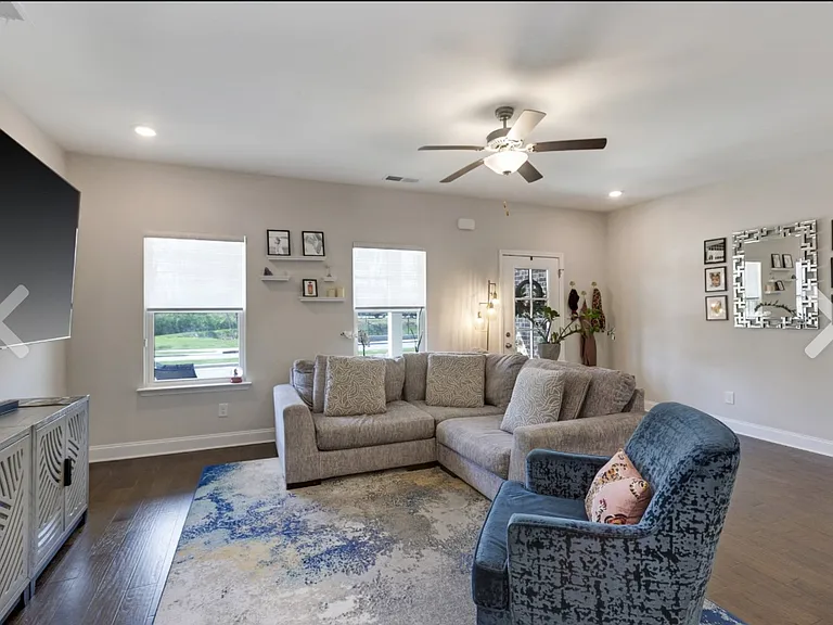 192 Grandstand Blvd — Photo 6